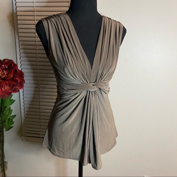 ❤️Mocha front knot sleeveless, dressy top NWOT - Picture 10 of 10